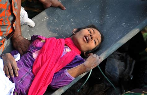 woman rescued after 17 days in bangladesh rubble portland press herald