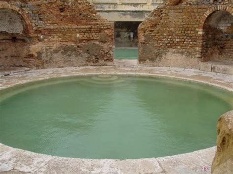 ancient roman bathhouse    today  vintage news