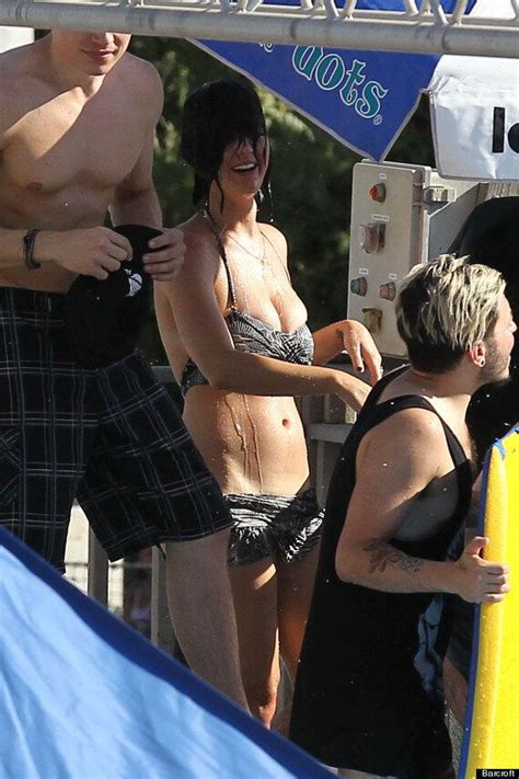 Katy Perry S Bikini Bottoms Lose A Fight With A Water
