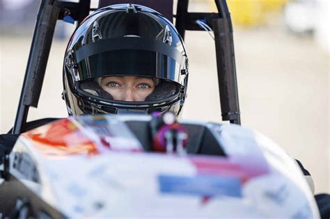 Female Ev Driver Sets New 0 60 Acceleration World Record 0 956 Seconds