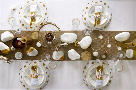 feestdagen kersttrends feestelijke tafel  goud wit stijlvol styling woonblog voel je
