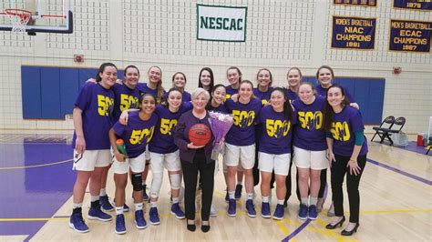 Pat Manning Records 500th Win As Women S Basketball Coach