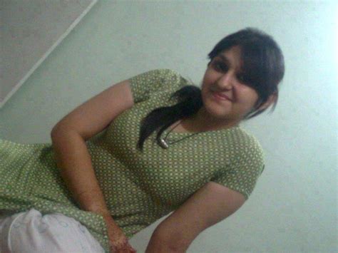 Free Cute Indian College Girls And Pakistani Girls And House Wife