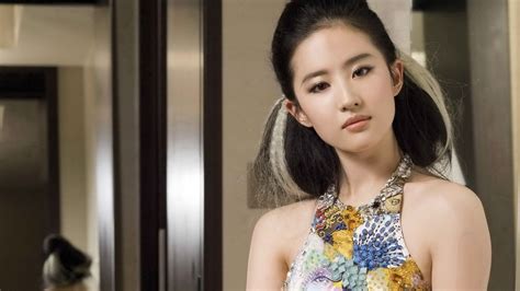 women liu yifei wallpaper