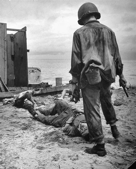 rare photographs  capture  brutal life  american troops