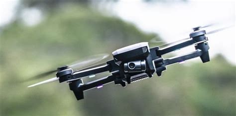 mantis  yuneec presenta  nuovo drone pieghevole erede del drone mantis  dronezine