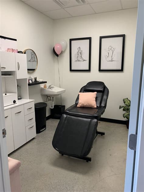 modern and cute wax room at skylar grace spas in the woodlands tx