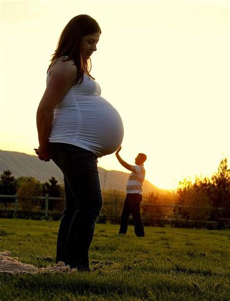 18 Hilariously Awkward Pregnancy Photos…