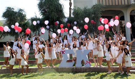 13 cute pictures to take with your sorority sisters her campus