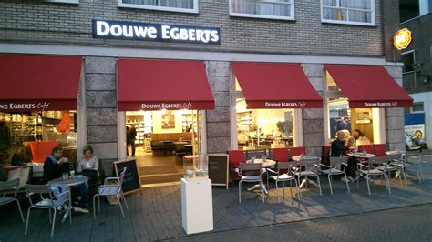 laatste koffiepunten worden ingeleverd bij winkel douwe egberts  enschede