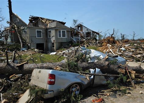 tornadoes apocalyptic aftermath photo  pictures cbs news
