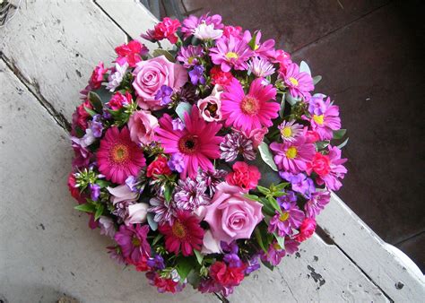 tippetts florist flowers oadby pink posy pad