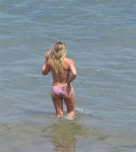 hilary duff showing off pokies and cameltoe in the wet bikini