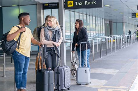 airport transport options international students preparing