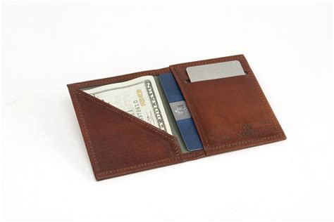 minimalist leather vertical bifold wallet