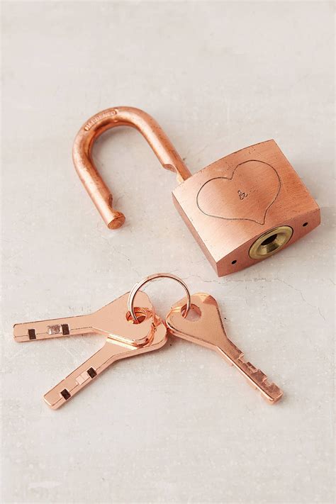 view  lovers lock  keys rose gold rooms rose gold decor