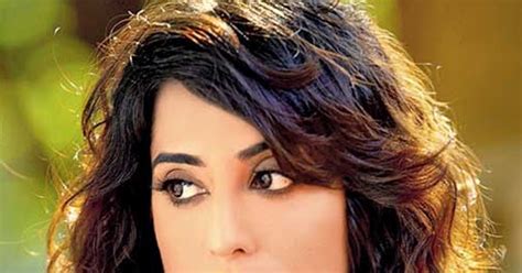 Sexy Teasers Mahie Gill The New Mona Darling For Zanjeer