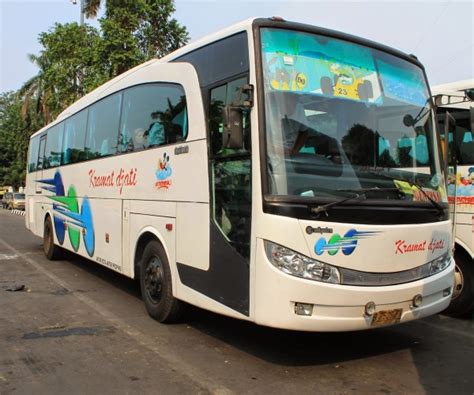 jadwal bus  jakarta  kendari hari libur nasional