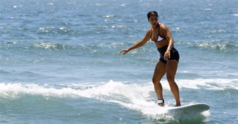 Hannah Bronfman On How To Pick A Surfboard Video Popsugar Fitness