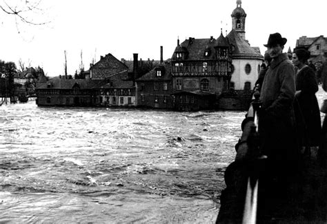 the historical flood in wetzlar 1920 oskar barnack photo taken by first leica prototype