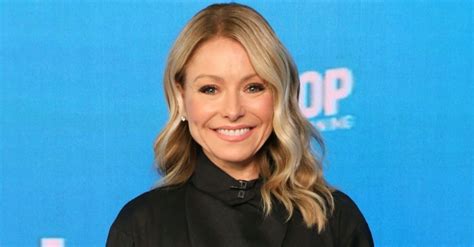 «shame What A Photo Is This Kelly Ripa Made A Splash With Her Pose