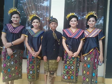 dress lombok traditional clothing factsofindonesiacom
