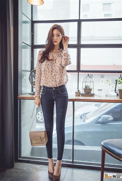 Jung Yoon Gorgeous Fair Skinned Korean Fashion Model