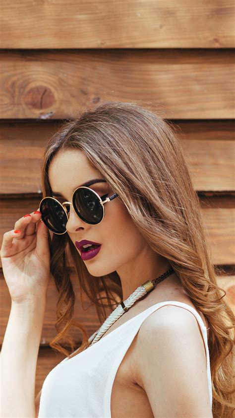 720x1280 Gorgeous Girl Wearing Sunglasses Outdoors Moto G X Xperia Z1
