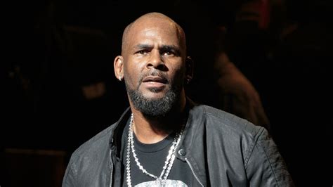 R Kelly Is Indicted On 10 Counts Of Sexual Abuse In Chicago Vogue