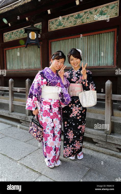 Young Japanese Girls In Traditional Kimonos Yasaka Shrine Kyoto