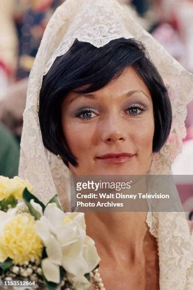 yvette mimieux  wedding dress appearing   abc tv   nachrichtenfoto getty images