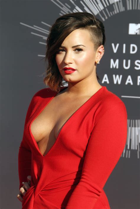 Demi Lovato Sexy Boobs