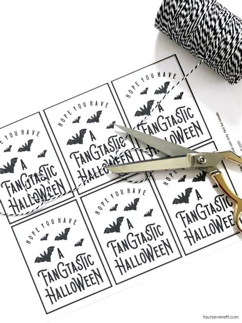 fangtastic halloween printable   halloween printable gift tag