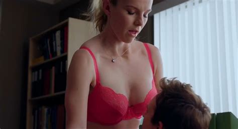 betty gilpin nude nurse jackie 10 pics and video thefappening
