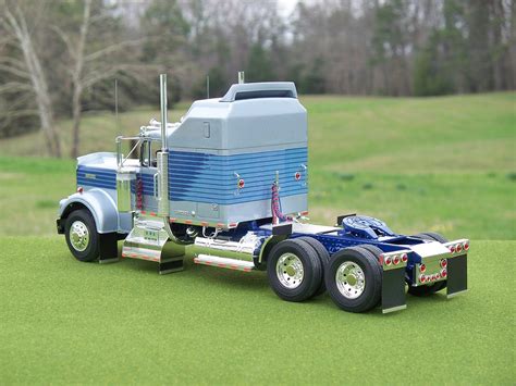kenworth  plastic model truck kit  scale