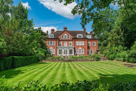 london homes  beautiful gardens  sale