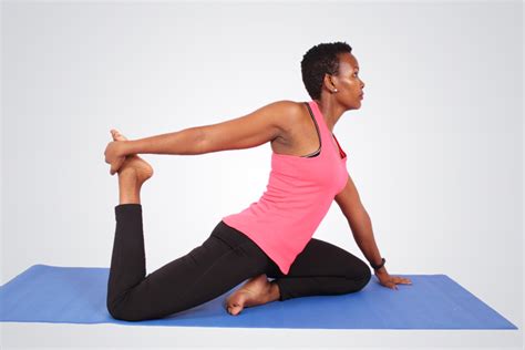 fitness woman  yoga pose  stretch hip flexors
