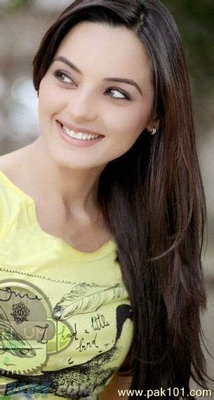 pakistani television captures and hot models sadia khan cute