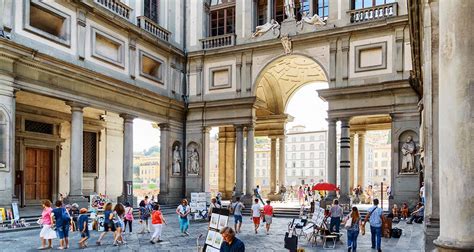 visiting uffizi gallery dotravelmag