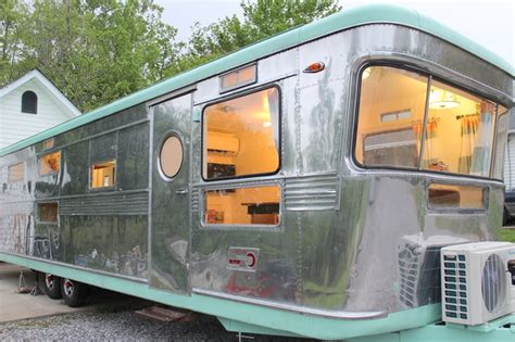 adorable vintage trailer  win  heart vintage trailer remodel vintage campers