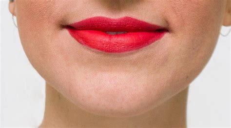 seal  deal wear red lipstick thin lips red lipsticks