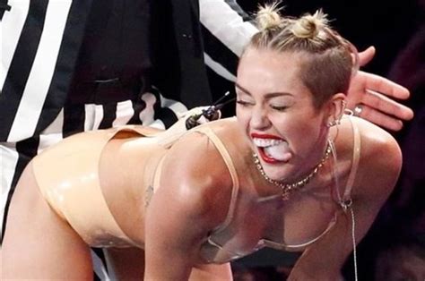 Miley Cyrus Backstage Sex Tape Released