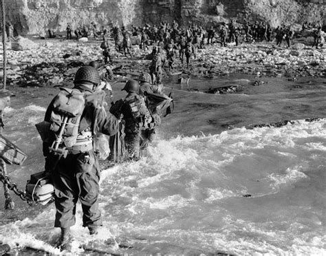 photos d day soldiers stormed normandy s beaches 76 years ago the