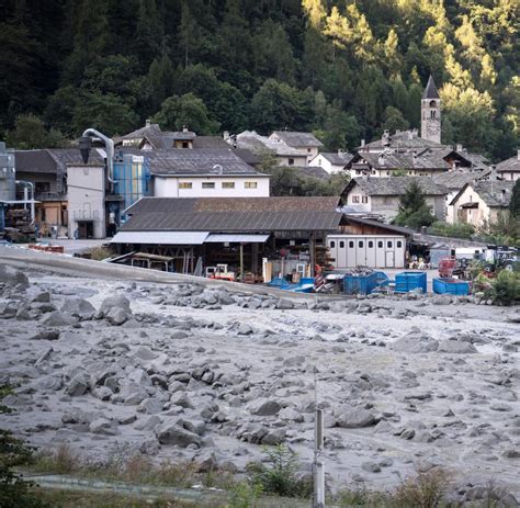 graubuenden polizei gibt vermissten suche nach schweizer bergsturz auf welt