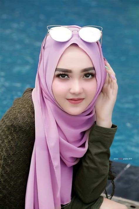Gambar Wanita Hijab Cantik –