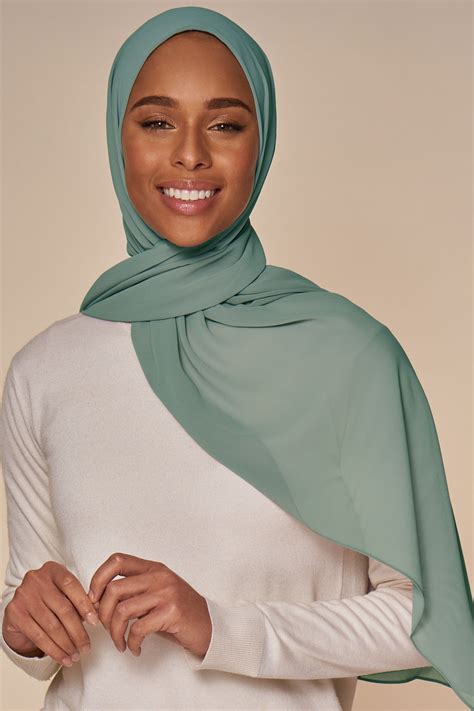 everyday chiffon hijab sage square    green chiffon