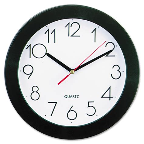 universal bold  wall clock   diameter black case  aa sold separately