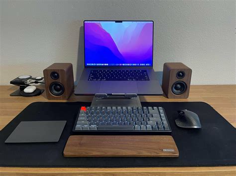 external monitor build  ergonomically correct setup   laptop setups cult  mac
