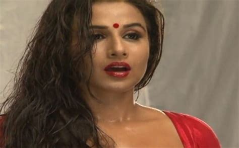 tamil actress hot photos without dress vidya balan red hot saree photos