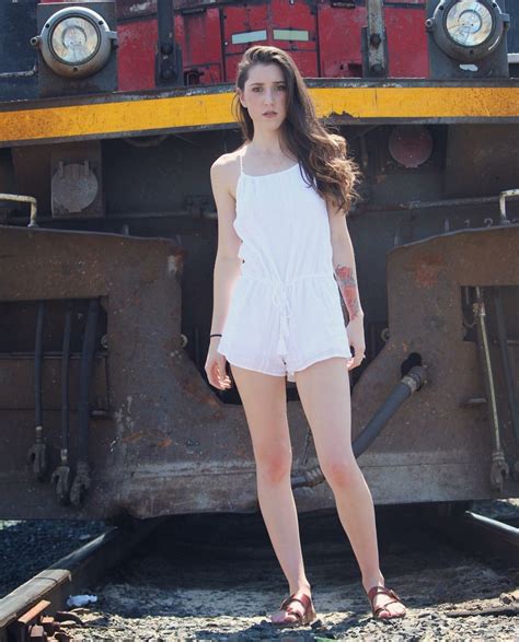 Brianna Dayley – Train Set – Xblog